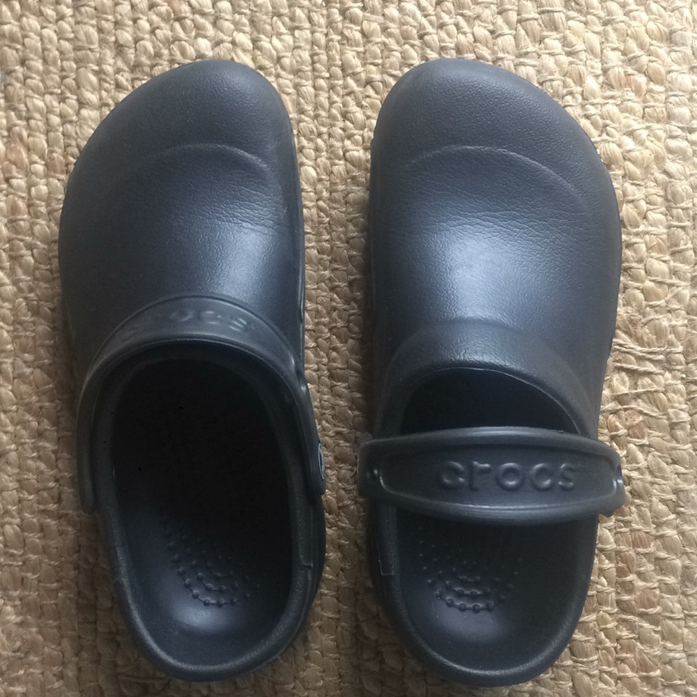 Black crocs